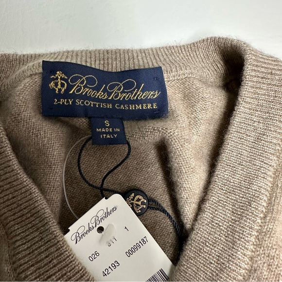 Brooks Brothers Men's Beige V-Neck Sweater 2-ply Scottish cashmere nwt - Picture 5 of 7